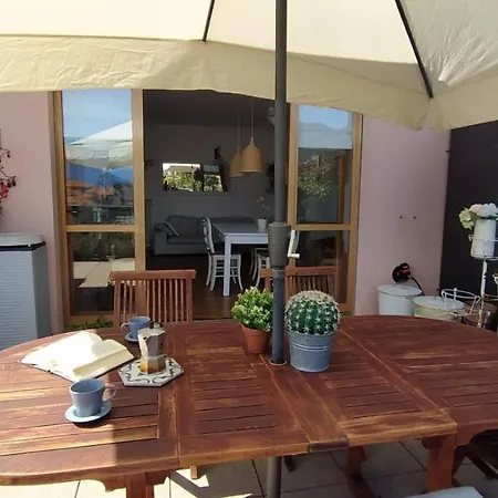 בית נופש La Terrazza Di Dora *